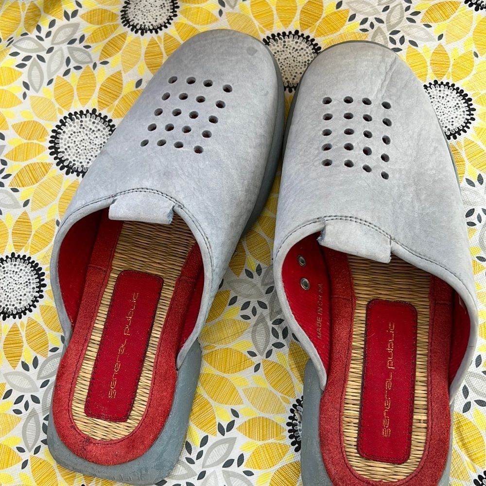 GENERAL PUBLIC MULE SANDALS SIZE 5.5
